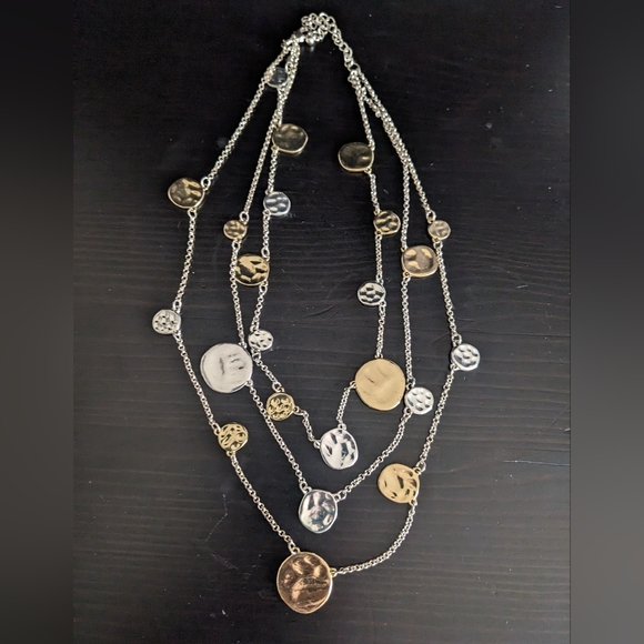 NWOT Gorgeous modern two toned 3 tier necklace - Picture 5 of 5